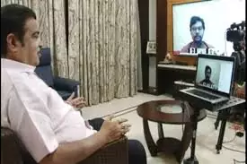 Nitin Gadkari reaches out to Overseas Indian Students calliing for playing a big role in converting COVID-19 Pandemic into an opportunity 